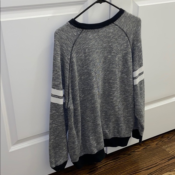 Victoria secret oversized sweater - Picture 2 of 4